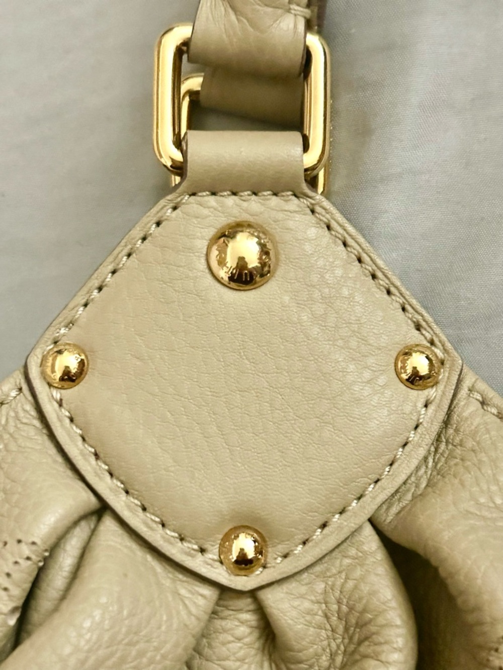 Louis Vuitton Mahina hobo - Picture 6 of 10